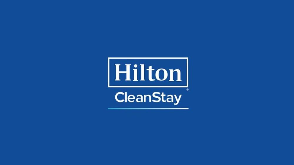 纽约 时代广场希尔顿花园旅馆酒店 外观 照片 Hilton CleanStay logo