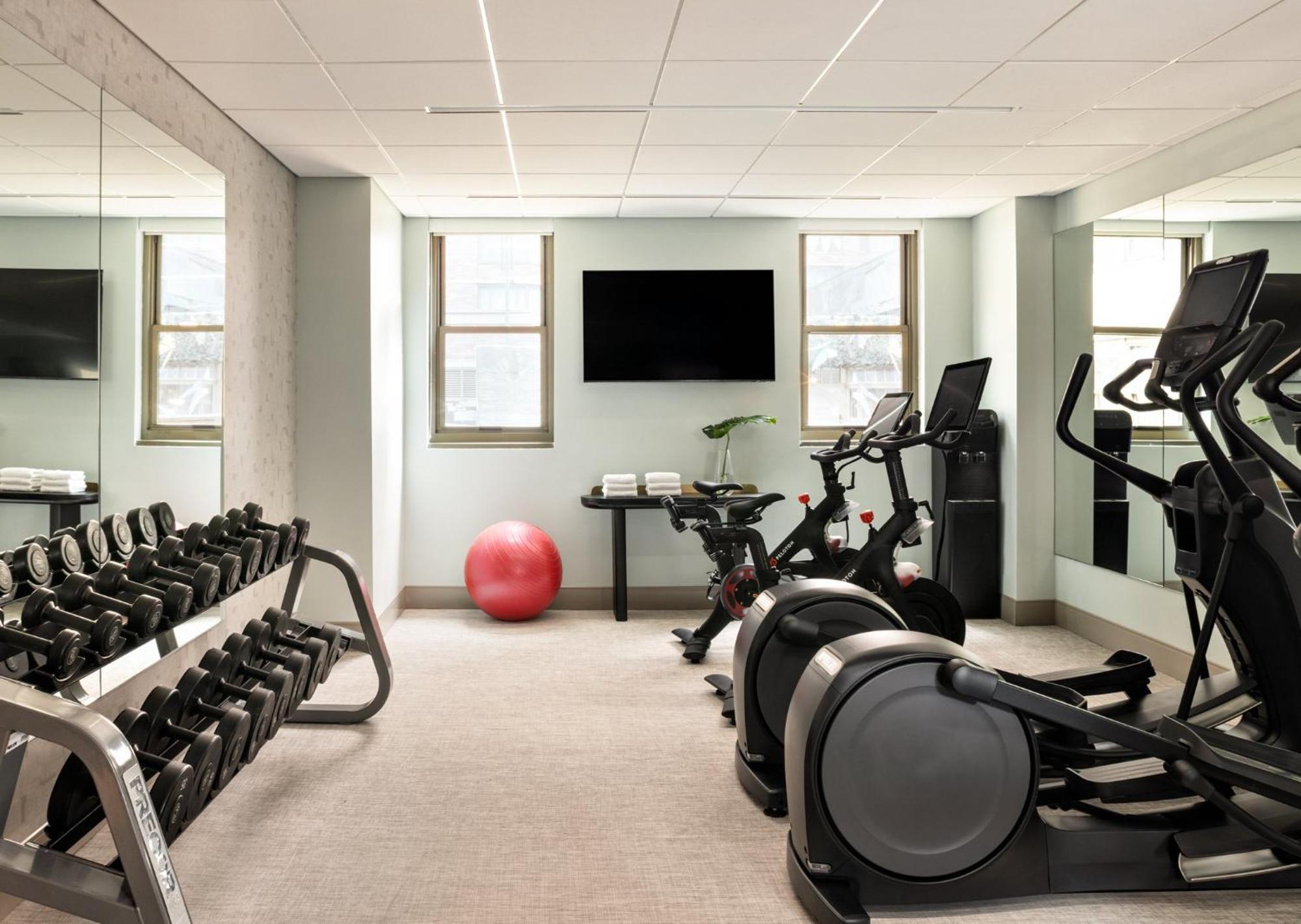 纽约 时代广场希尔顿花园旅馆酒店 外观 照片 The fitness center