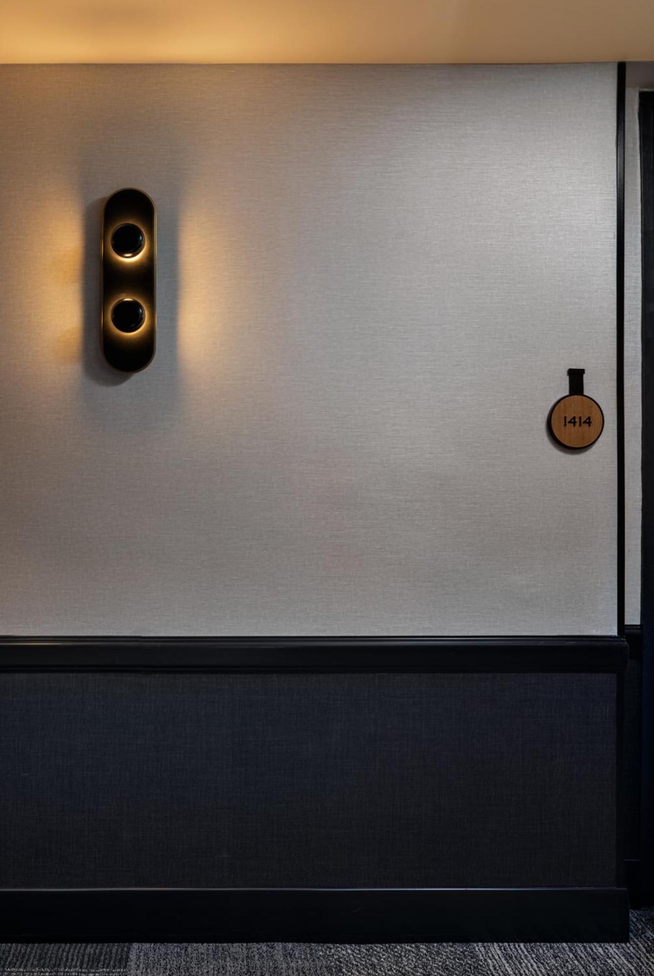 纽约 时代广场希尔顿花园旅馆酒店 外观 照片 A room number on a door